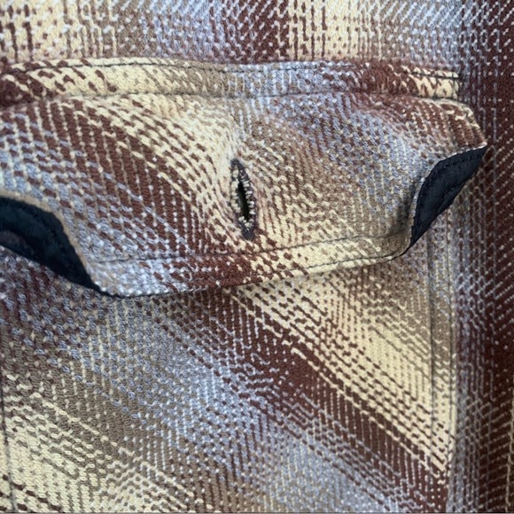 Wrangler Expeditions Men's Brown and Yellow Soft Flannel Button Down Shirt - Picture 5 of 12